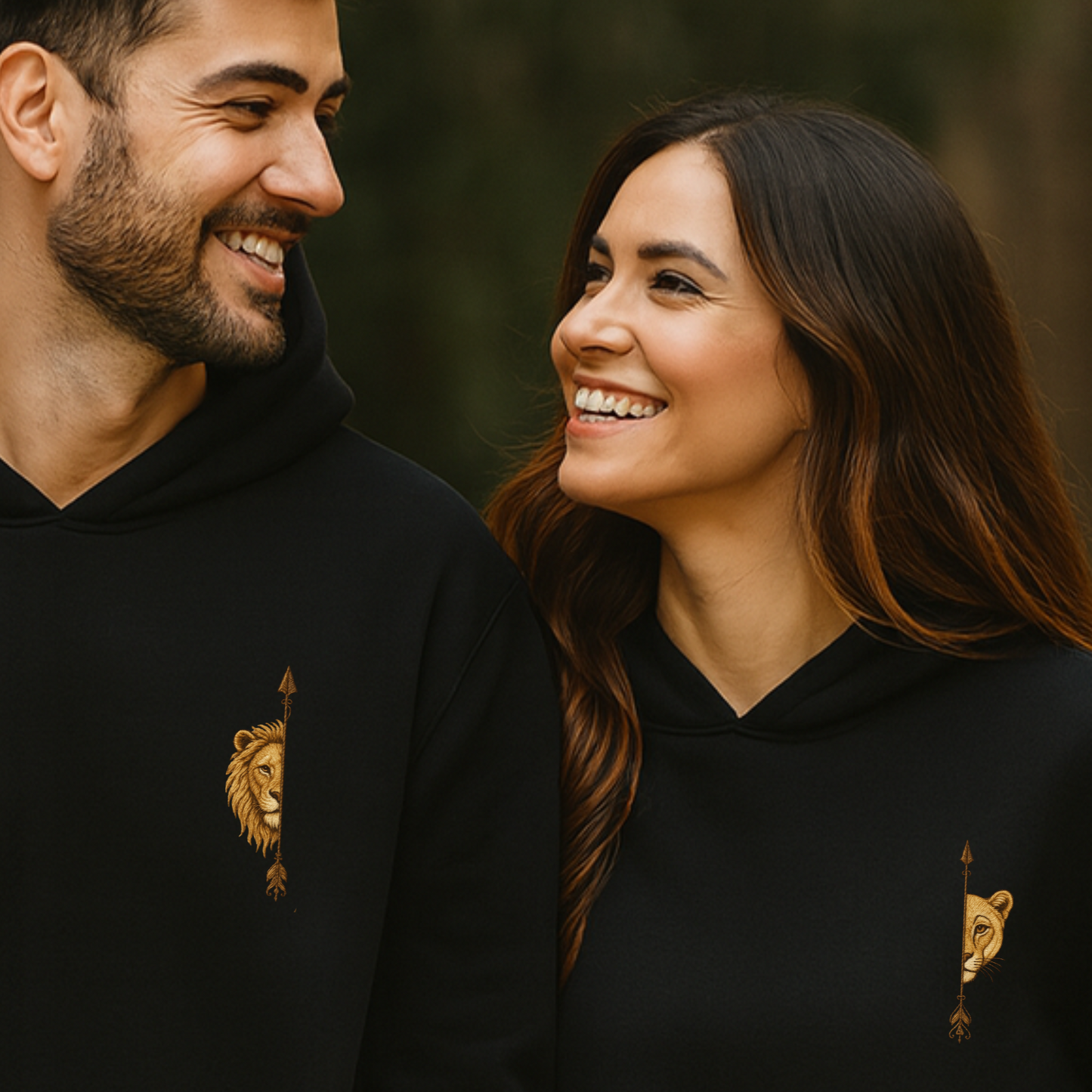Polerón bordado personalizado para parejas diseño leones en Heartmade Chile