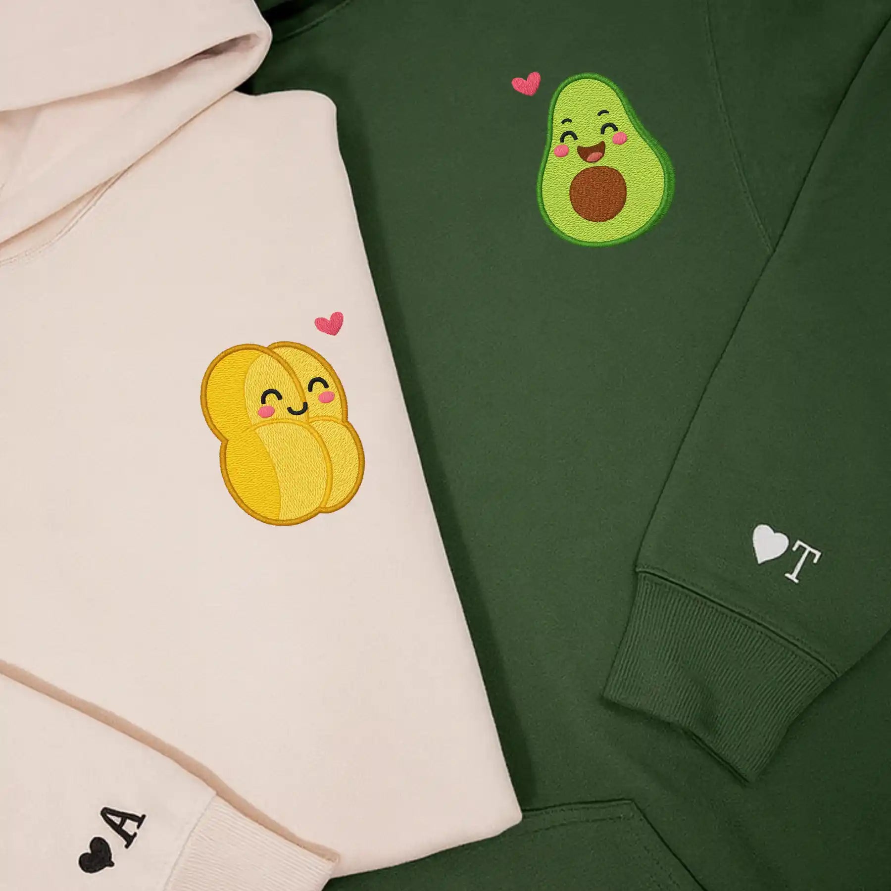 Polerón bordado personalizado para parejas diseño pan con palta en Heartmade Chile